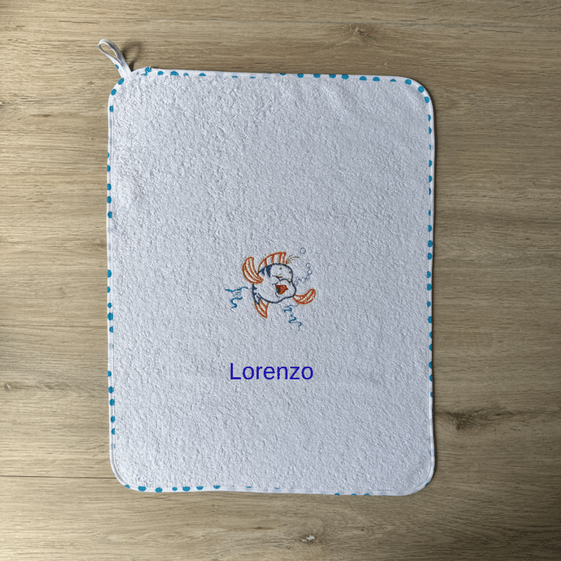 Set Bavaglino e Asciugamano Personalizzati Asilo Nido Pesciolino - immagine 3