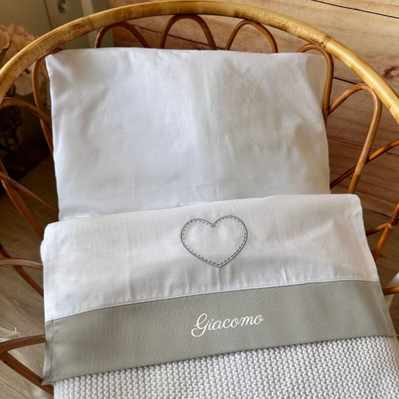 Lenzuolino neonato personalizzato Culla Cuore in quattro colori