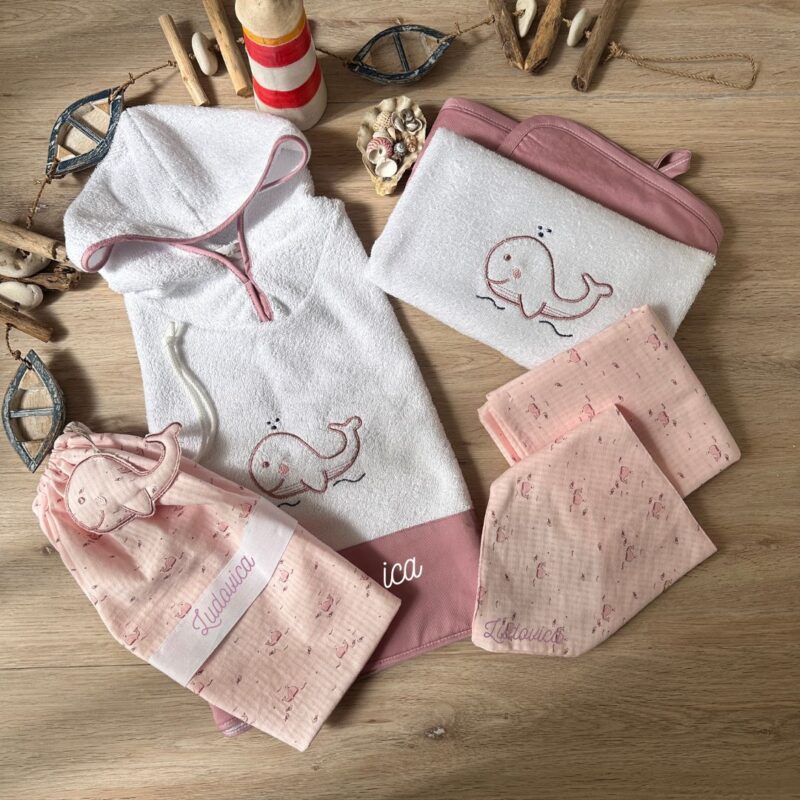 Set bagnetto personalizzato con ricamo balena in 3 colori - immagine 3