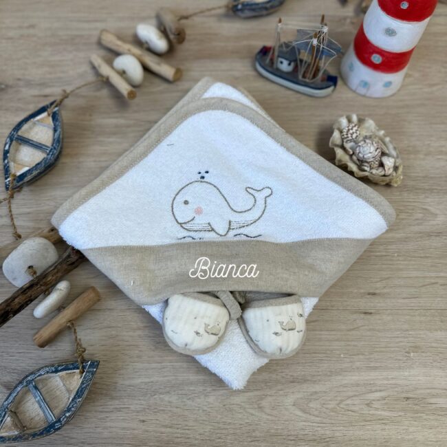 Accappatoio Neonato Personalizzato ricamo balena in 3 colori