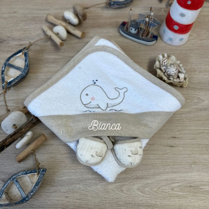 Accappatoio Neonato Personalizzato ricamo balena in 3 colori