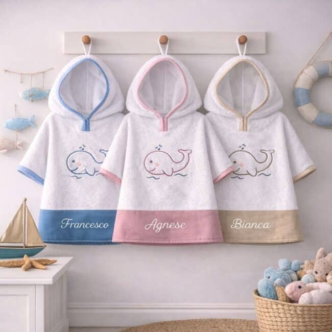 Accappatoio Poncho Personalizzato ricamo Balena in 3 colori