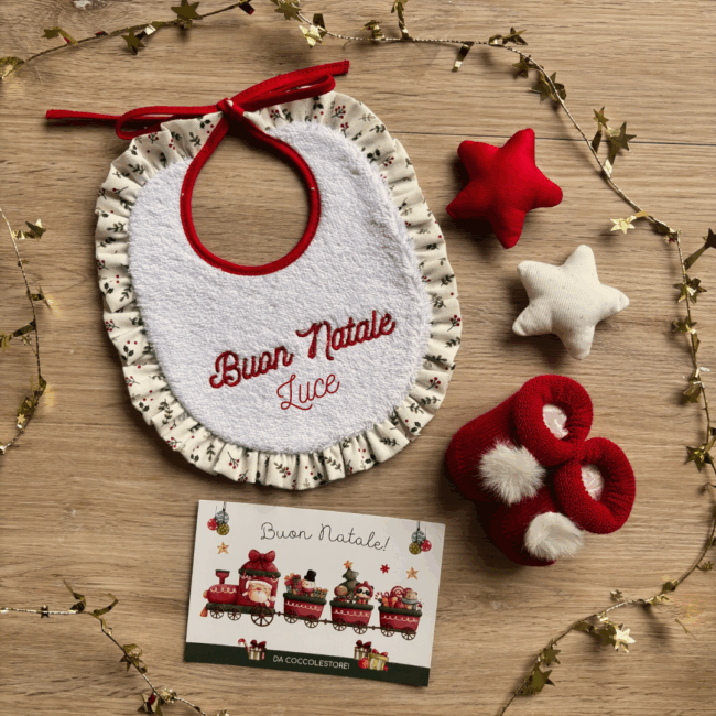 Set Regalo Bavaglino Agrifoglio e Babbucce Pompon