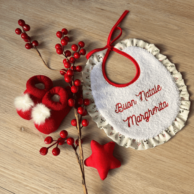 Set Regalo Bavaglino Agrifoglio e Babbucce Pompon