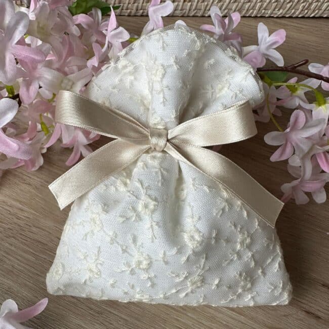 sacchettino pizzo ricamato